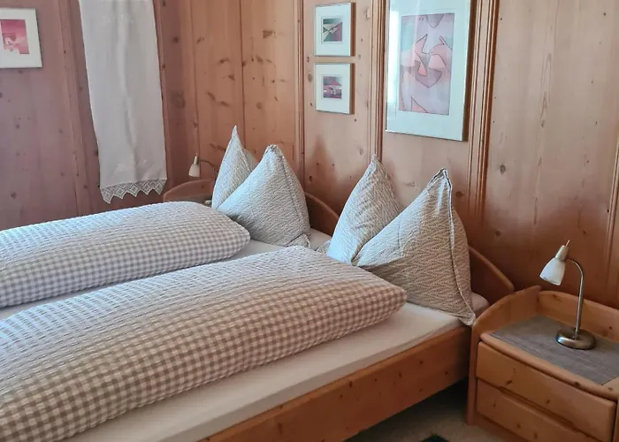 Chasa Suot Chasté *